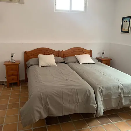 Chalet En Canales De Veneziola Con Piscina Y Embarcadero *