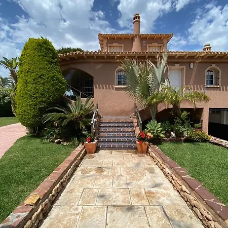 Chalet En Canales De Veneziola Con Piscina Y Embarcadero *